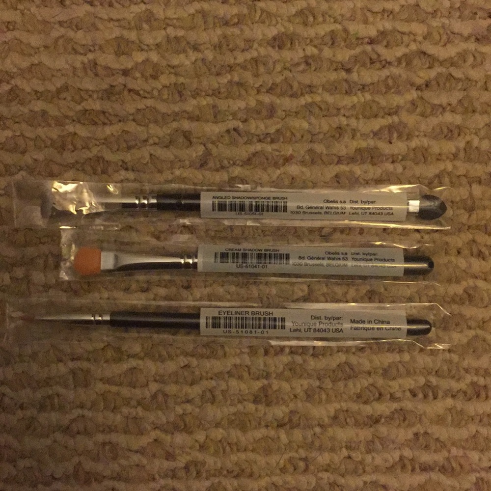 Eyeshadow brushes